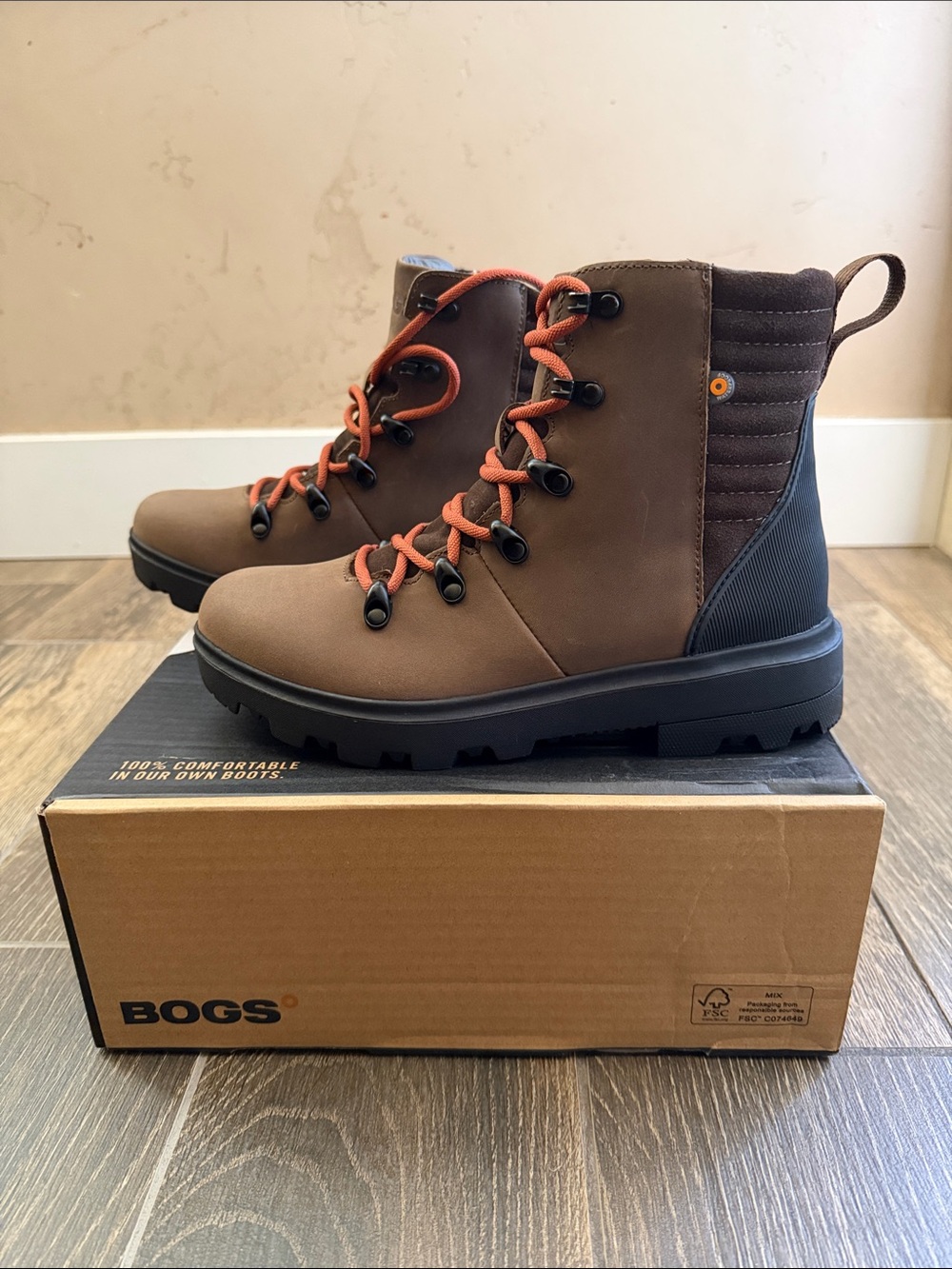 BOGS Women’s Holly Brown Leather Waterproof Lace Boot—7 - Picture 2 of 13